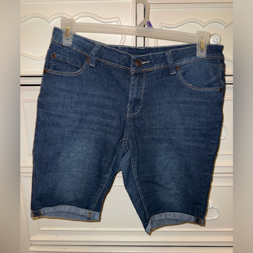 Women’s jean shorts